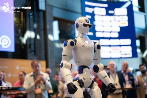 Foto 2 von Unitree R1 Humanoid – kompakter Publikumsmagnet für Events & Messen
